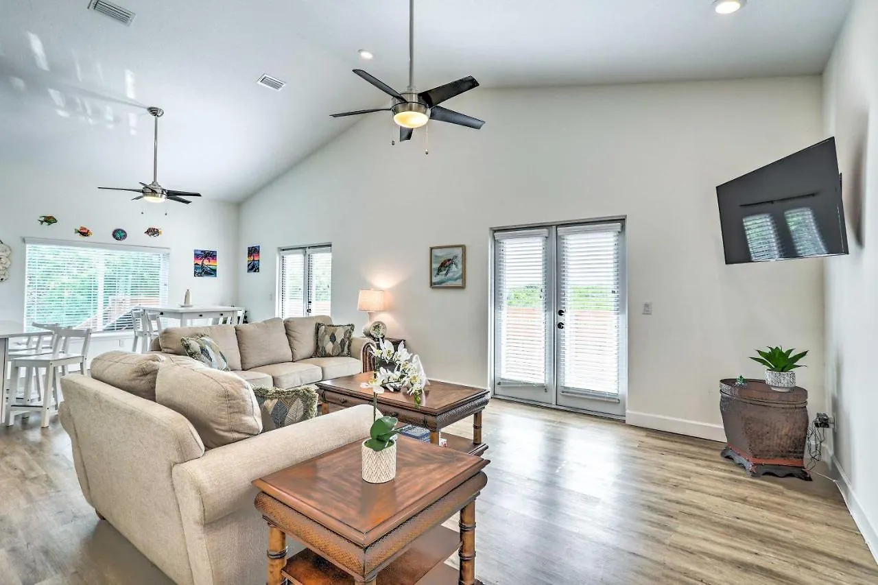Tampa House With Patio, Near Downtown And Beaches!