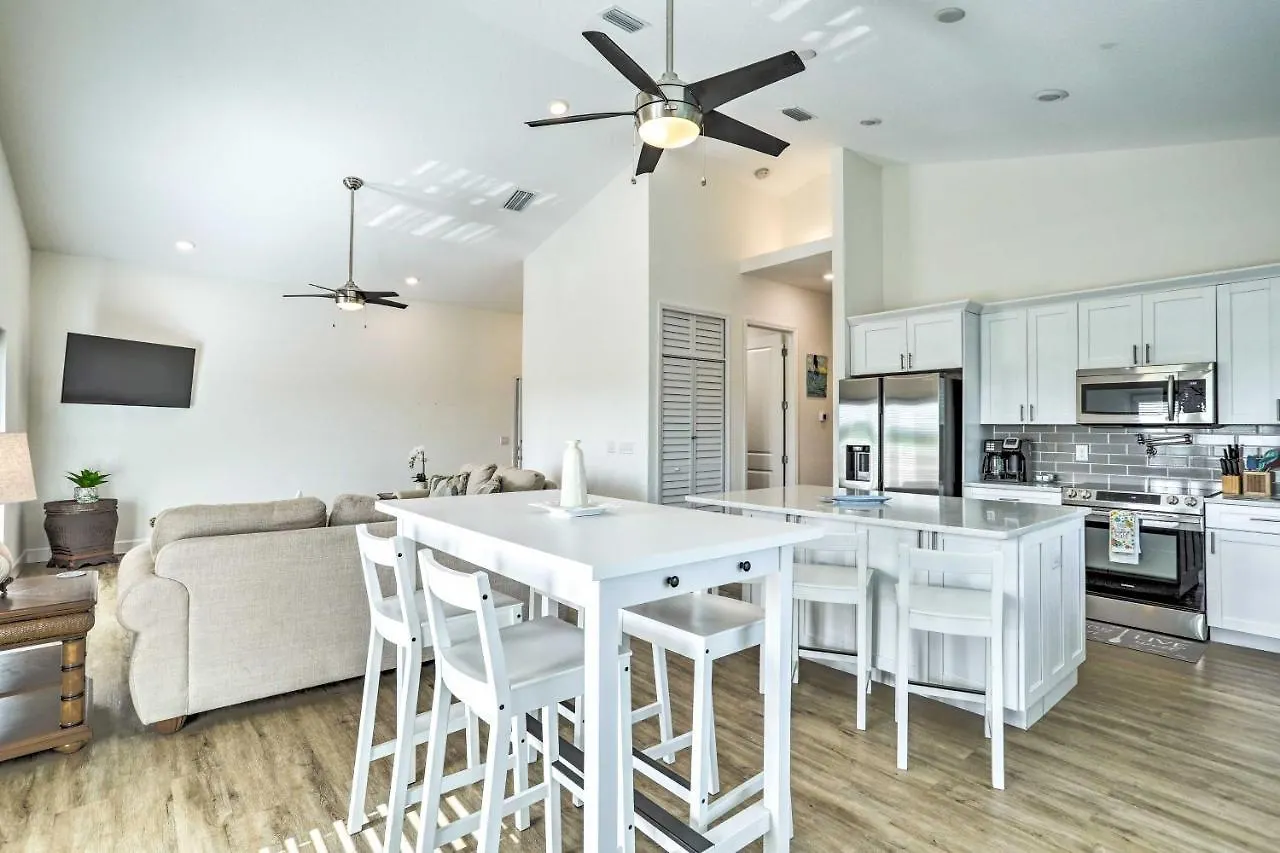 Holiday home Tampa House With Patio, Near Downtown And Beaches!