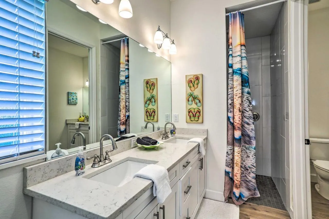 Tampa House With Patio, Near Downtown And Beaches!